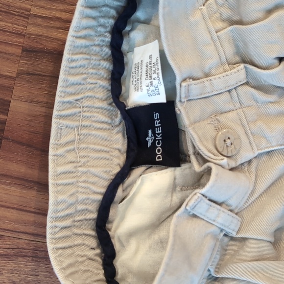 Toddler 5 pants lot (3 pairs), Gymborees and Dockers - Picture 2 of 5